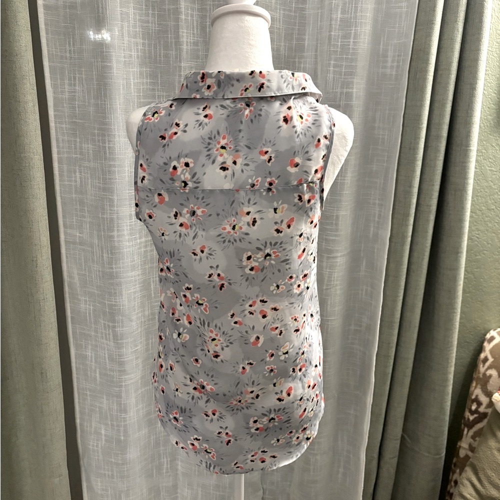 Lauren Conrad LC Women’s Top Blouse Pullover Sleeveless Lightweight Size XS - Picture 2 of 7